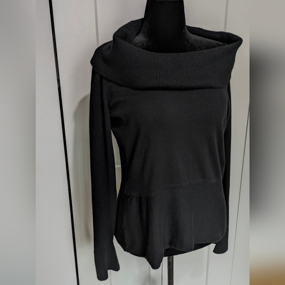 White House Black Market Off The Shoulder Black Knit Sweater Size XL Feminine - Picture 3 of 11